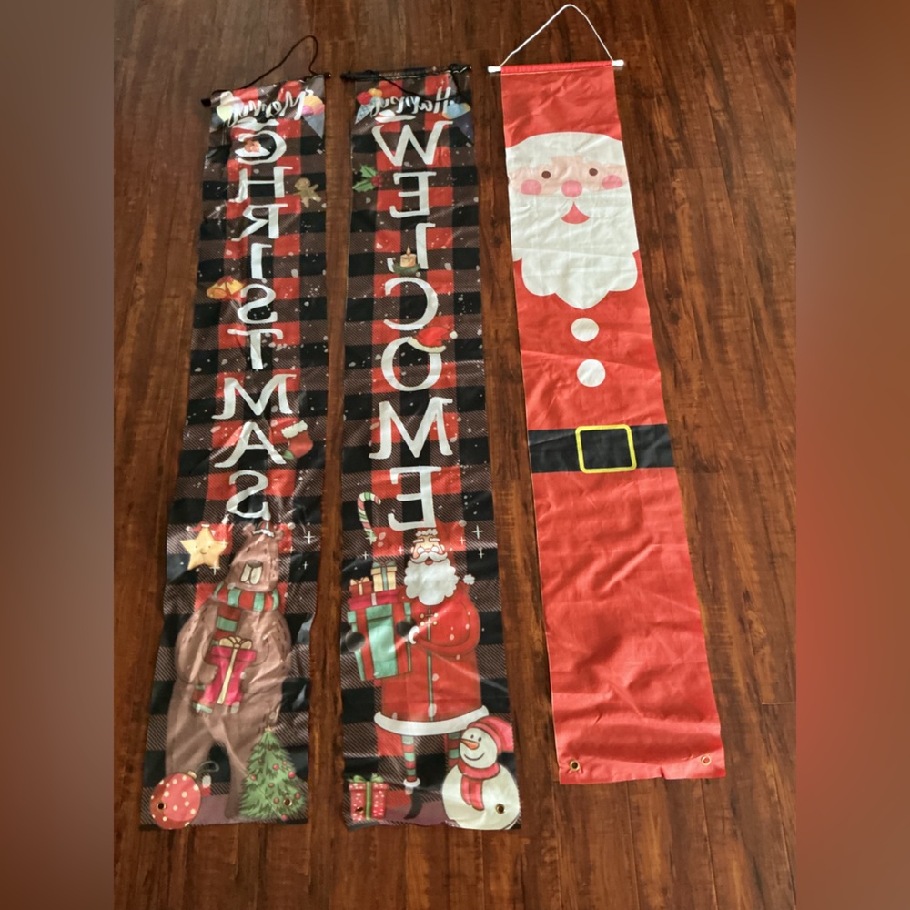 Christmas hanging signs NWOT - Picture 2 of 2